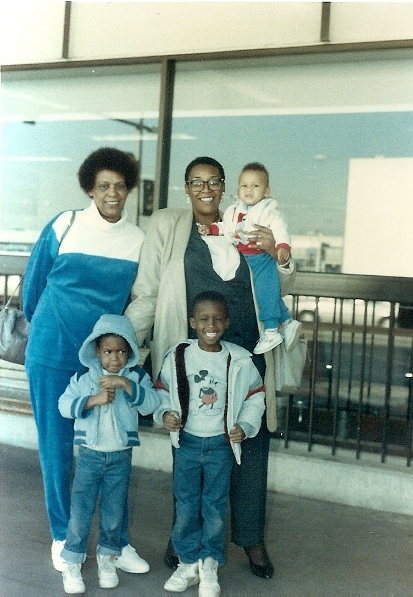 Marcus Cassel with family and friends, photo 8